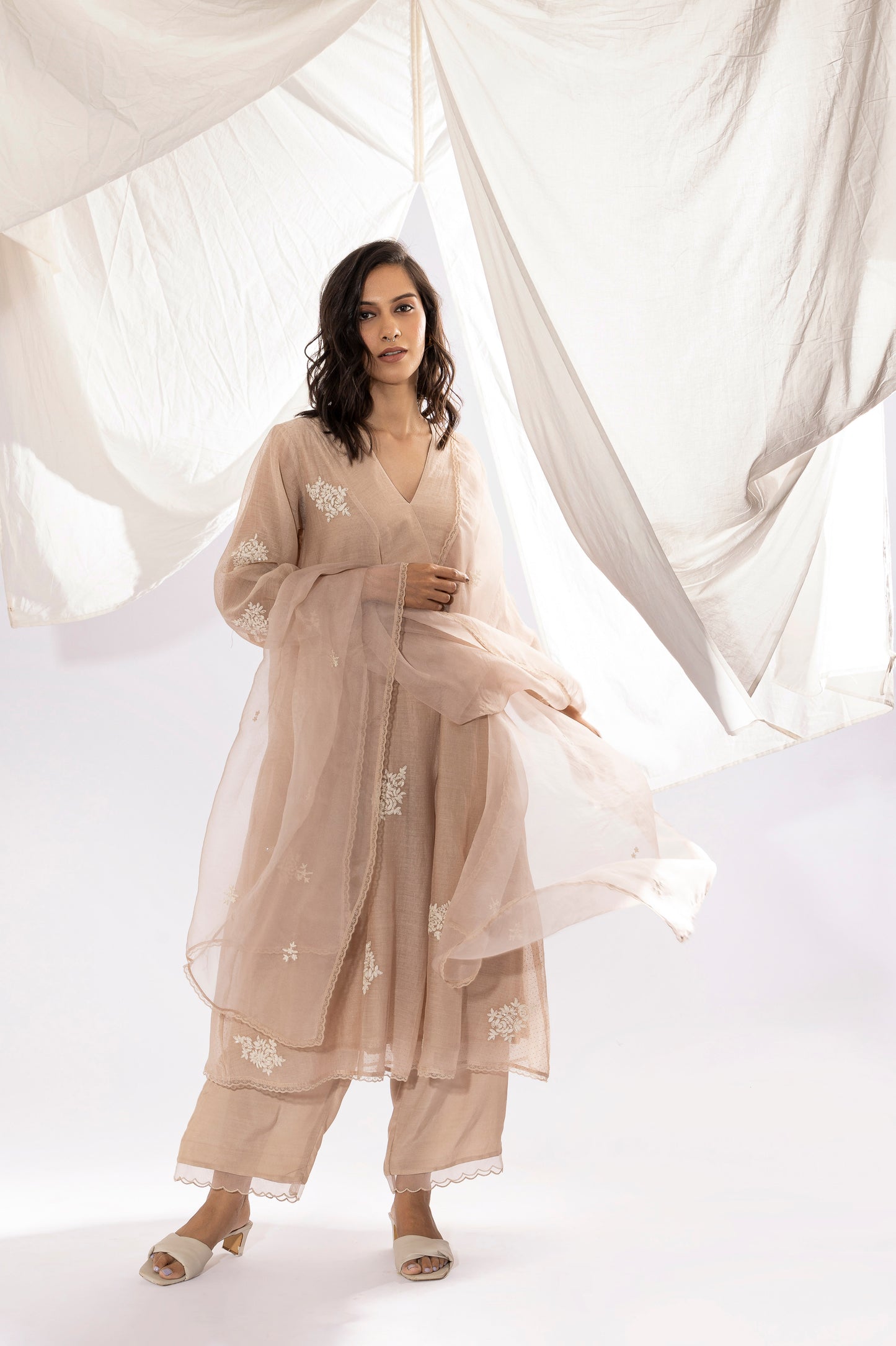 IVORY EMBROIDERED KURTA