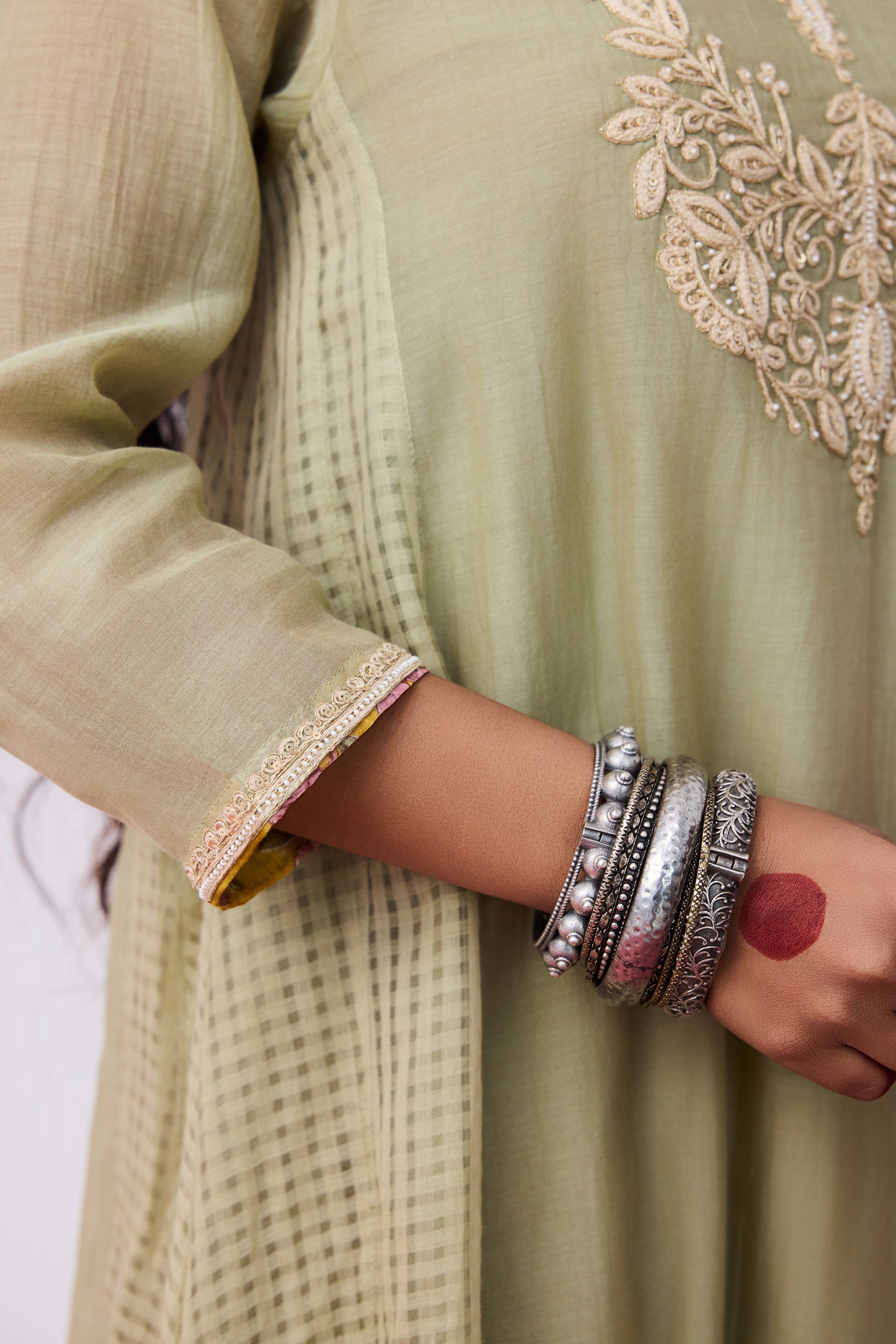 Aangan Embroidered Kurta Set