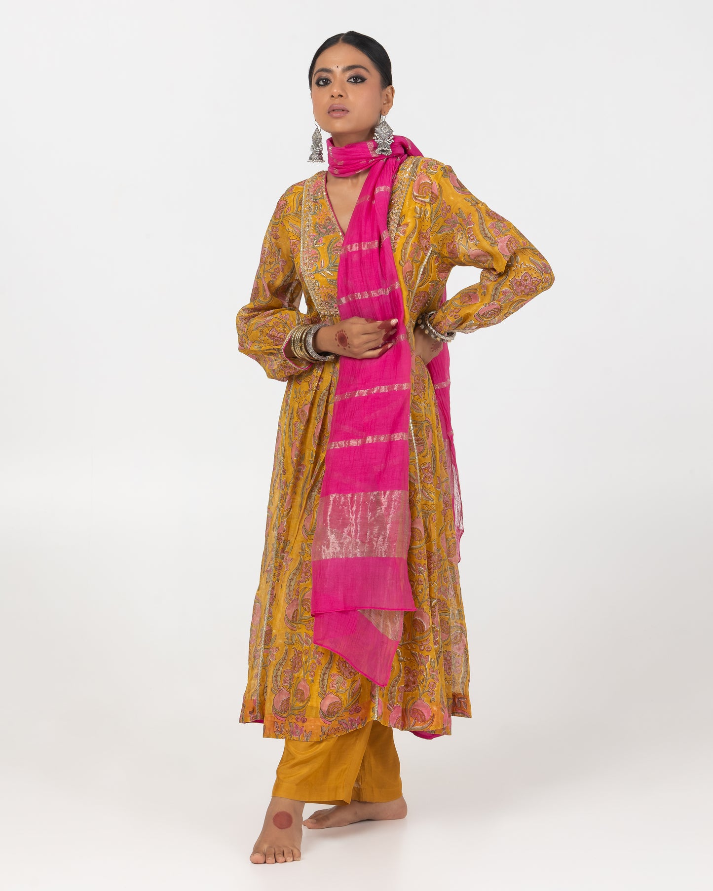 Liana Dupatta