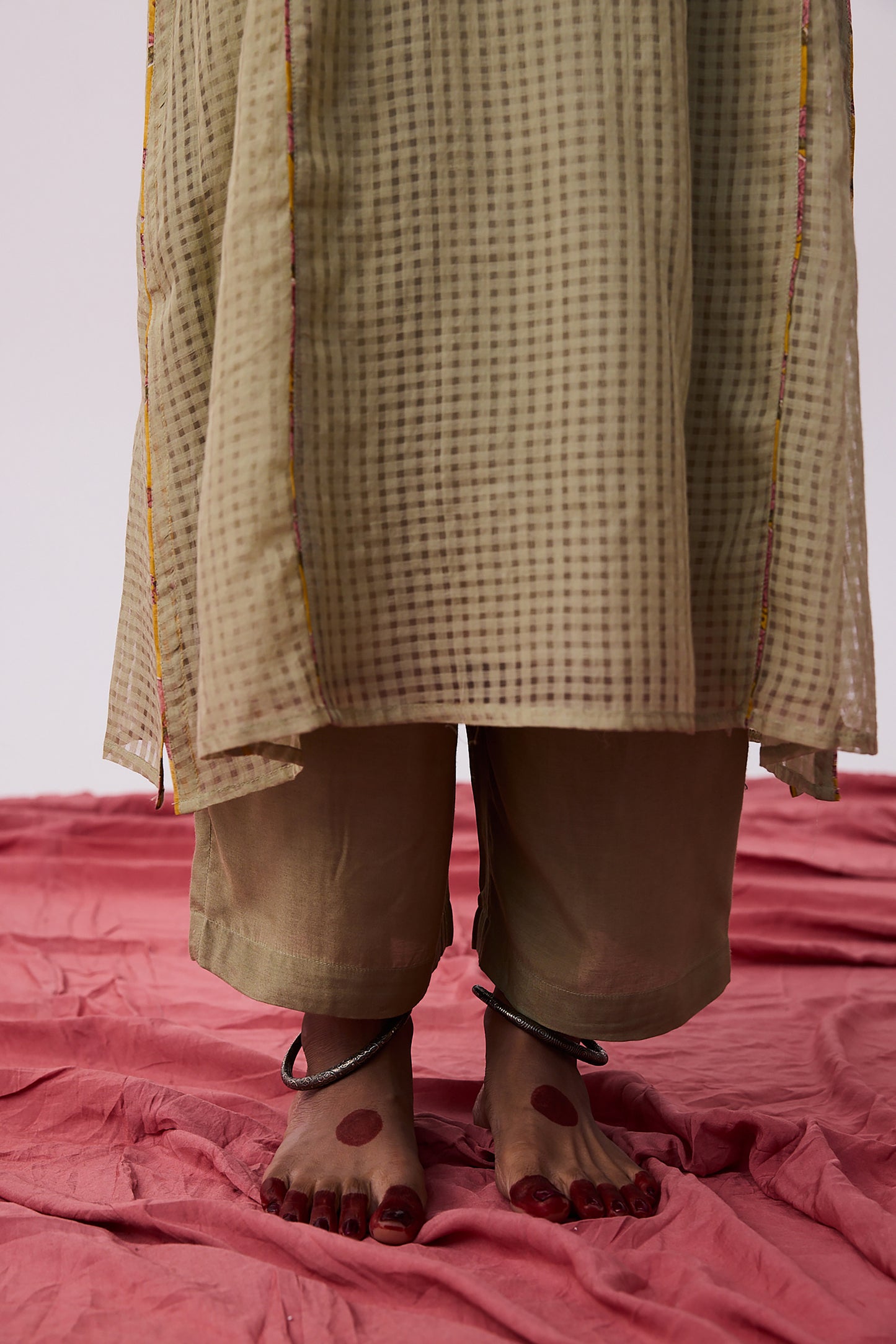 Arunima Embroidered Kurta Set