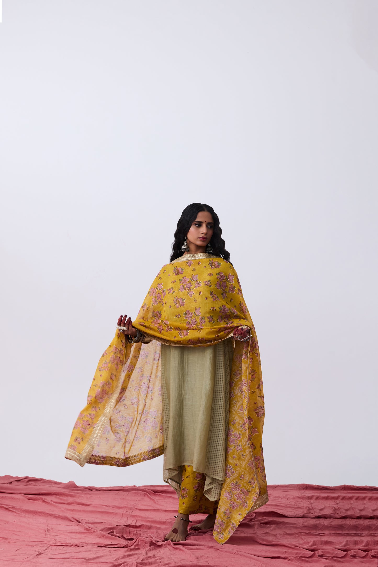 Aangan Embroidered Kurta Set