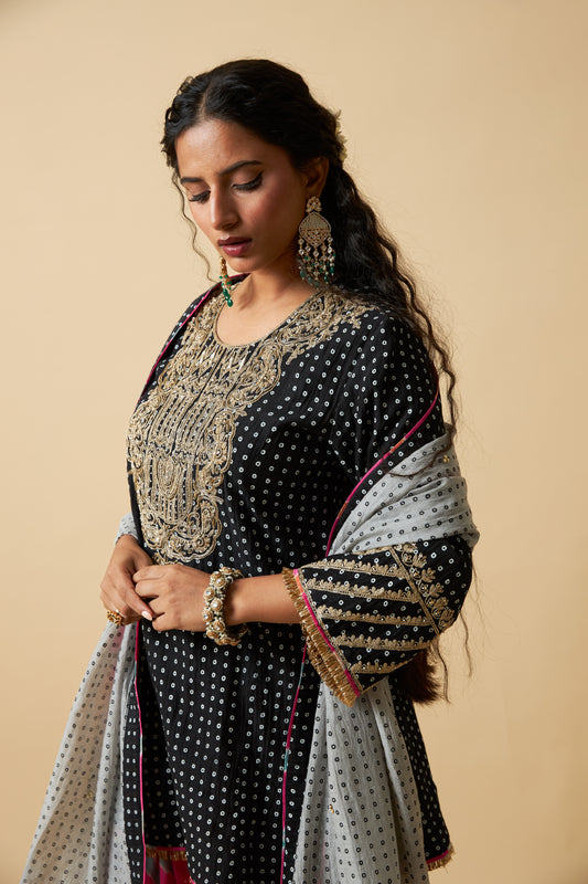 Kaali Rangili Embroidered Kurta Set- Set of 3