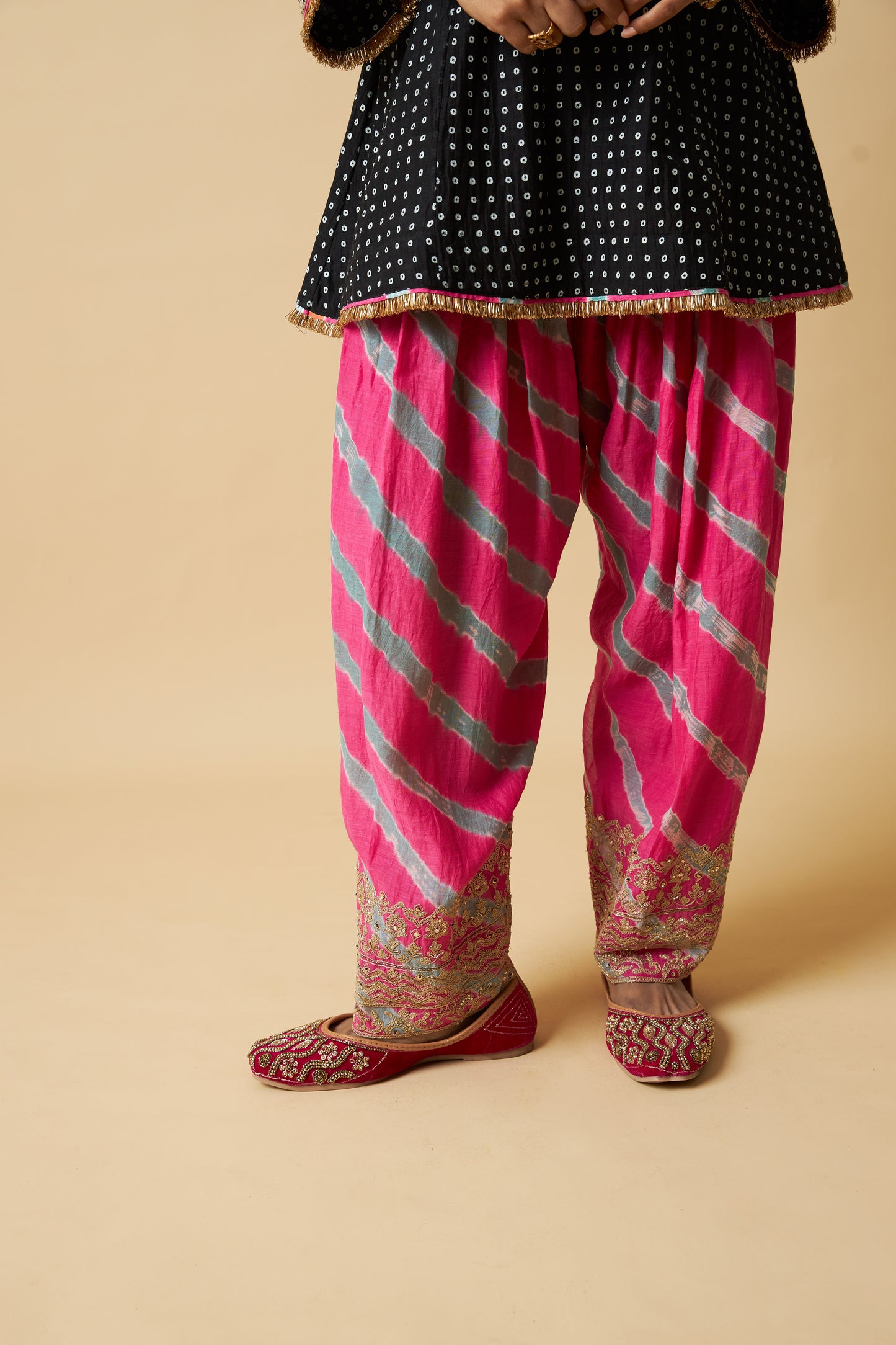Kaali Rangili Embroidered Farshi