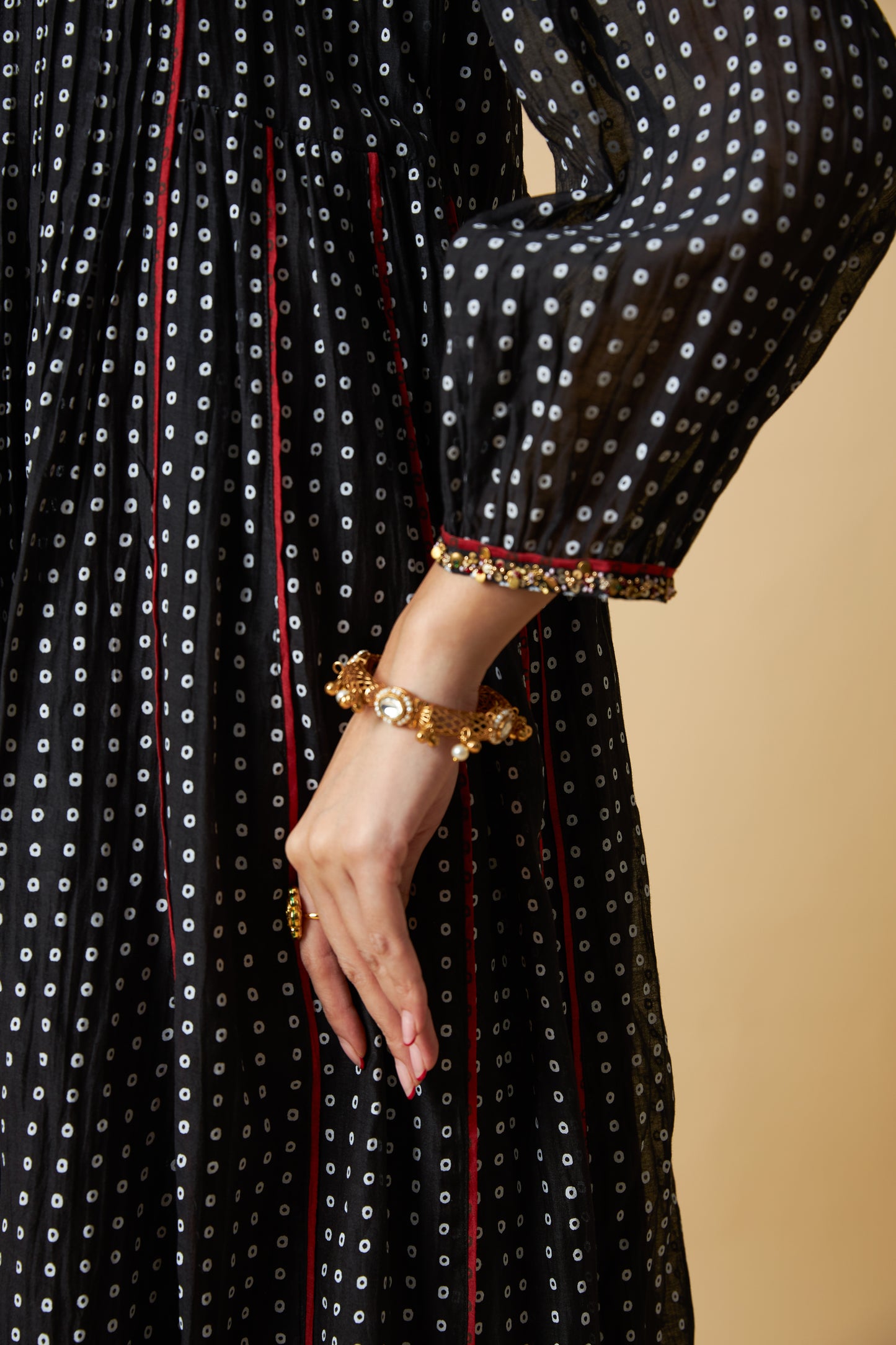 Kaali Phuljhadi Embroidered Kurta