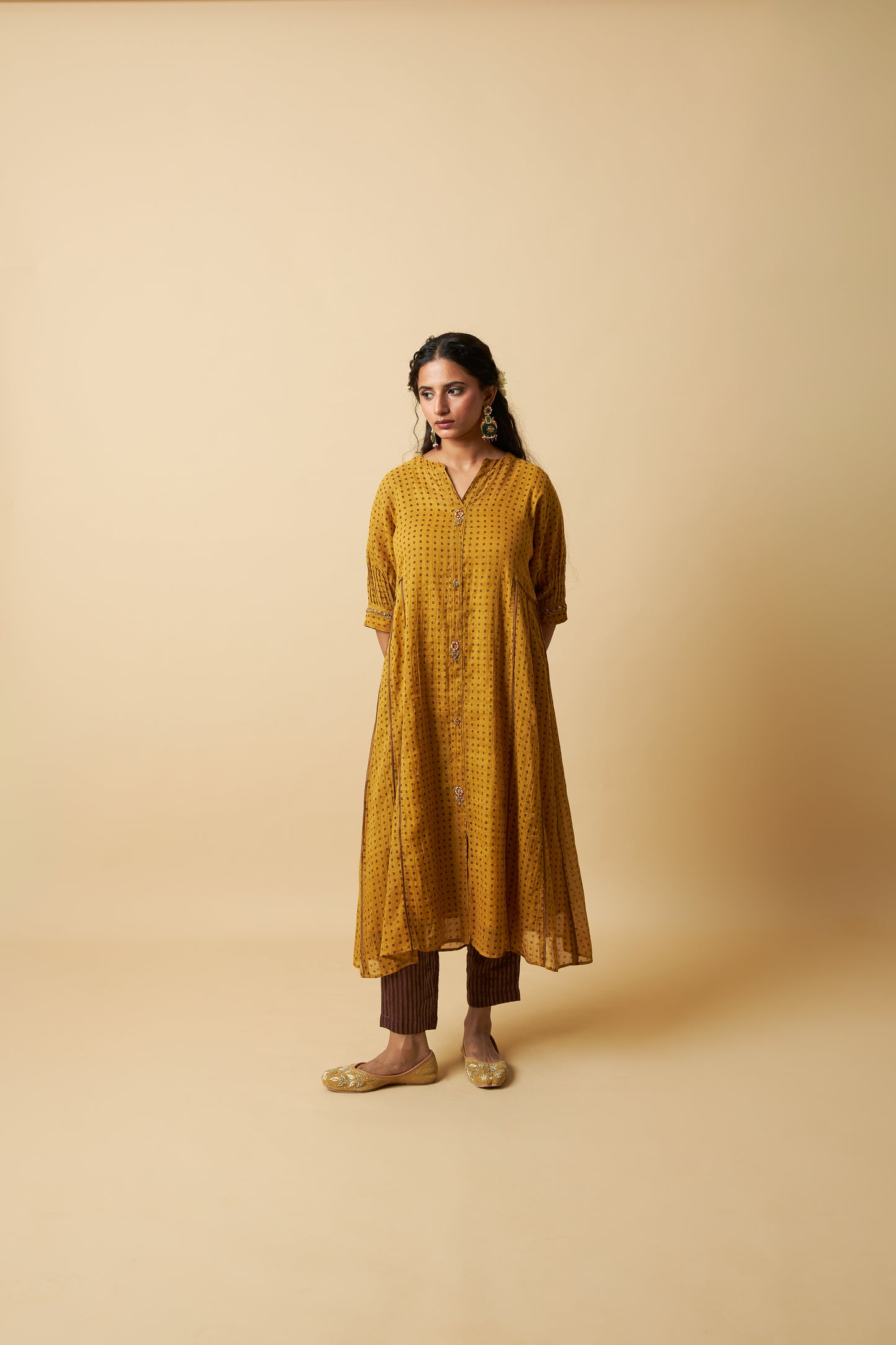 Sunehri Adaa Pants