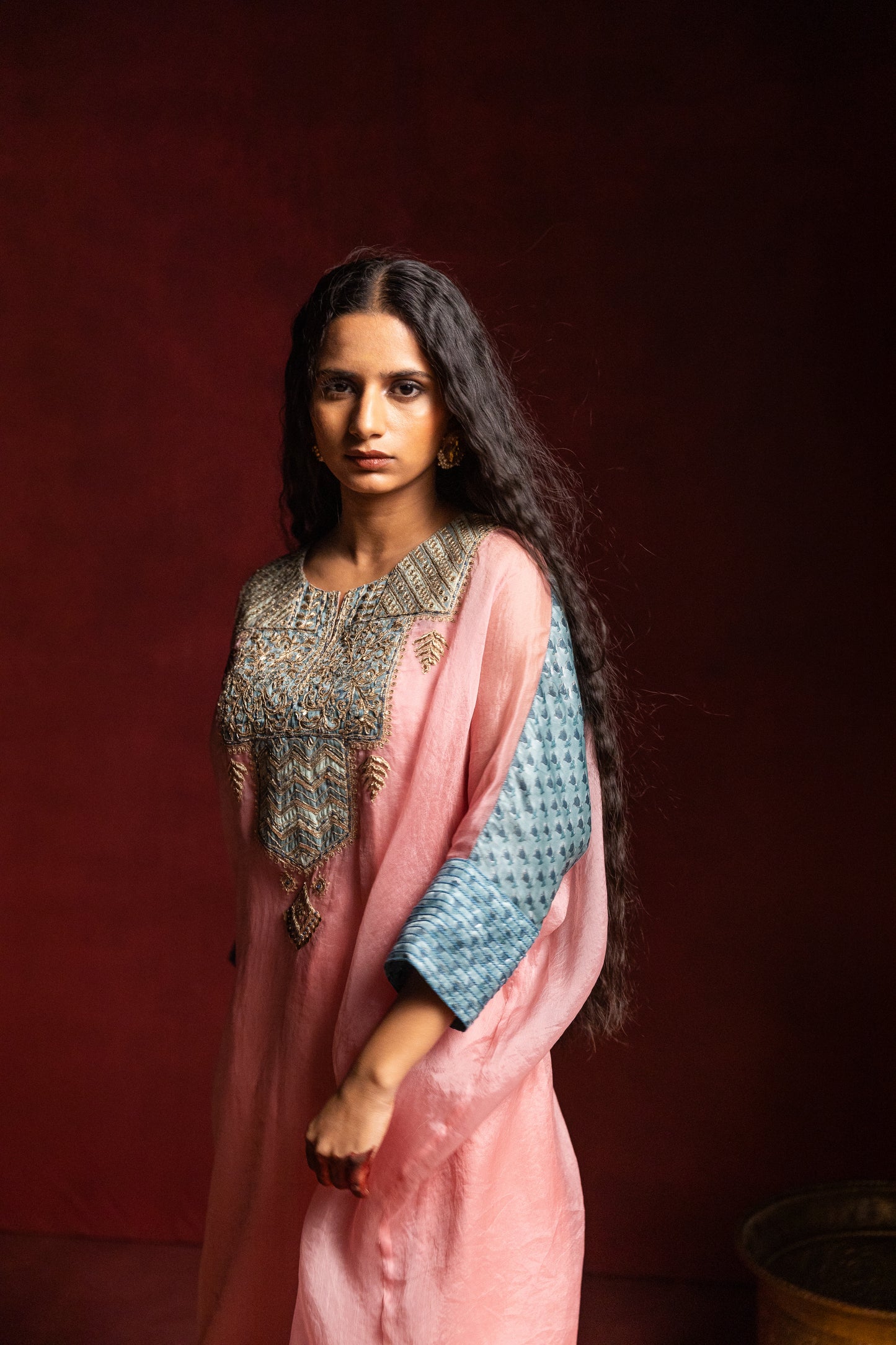 Ratnaanini embroidered kaftan set- Light pink