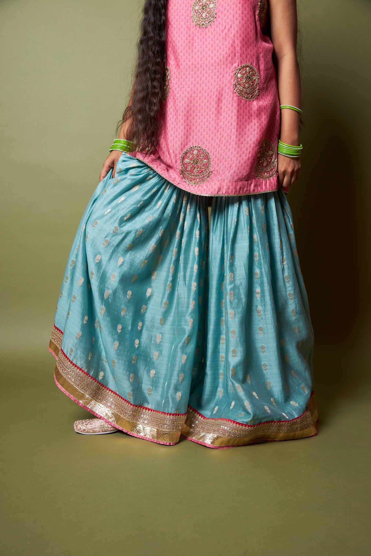 Firozi Gulab embroidered kurta set