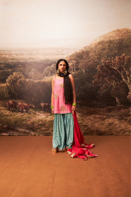 Firozi Gulab embroidered kurta set