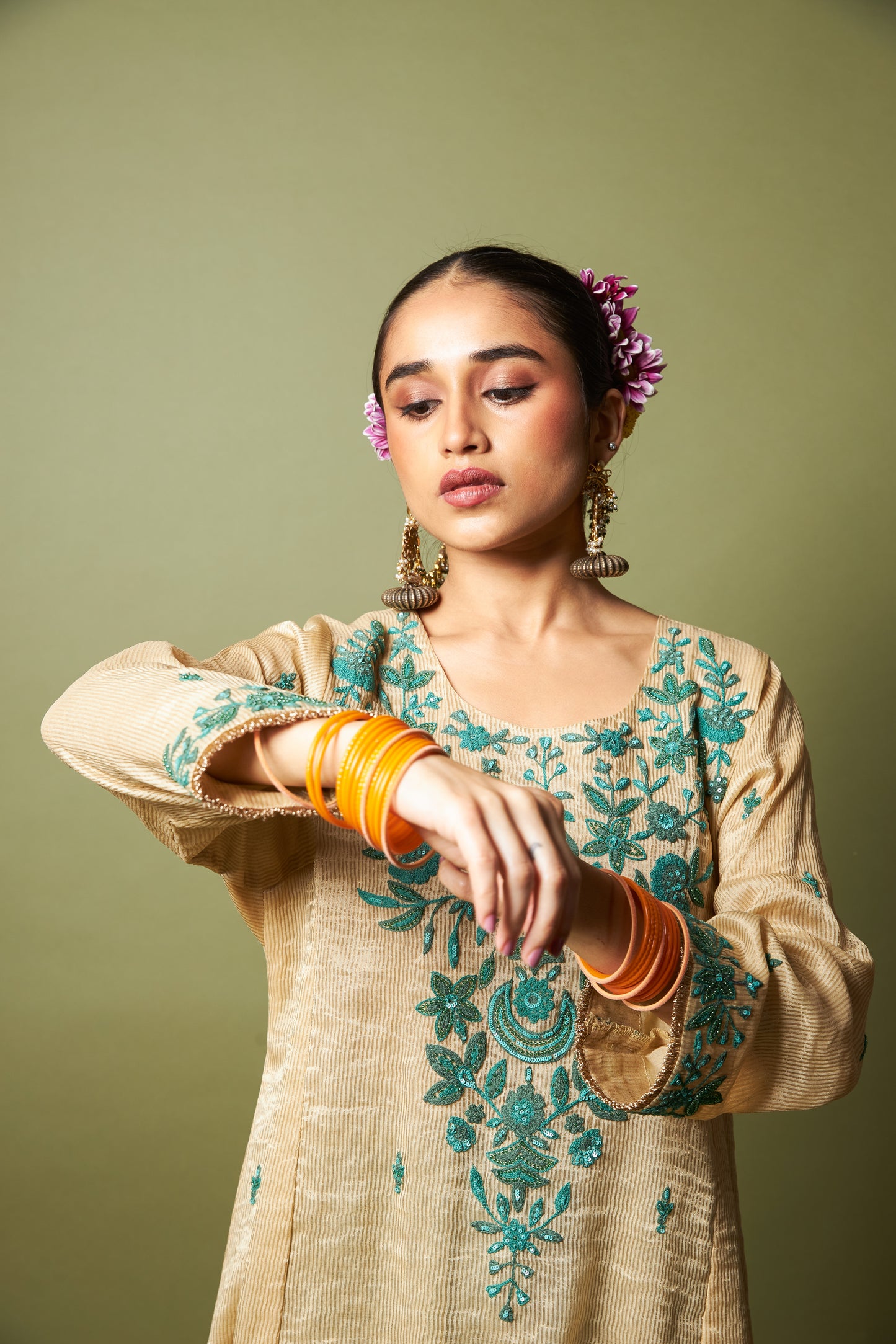 Chand Moti embroidered kurta