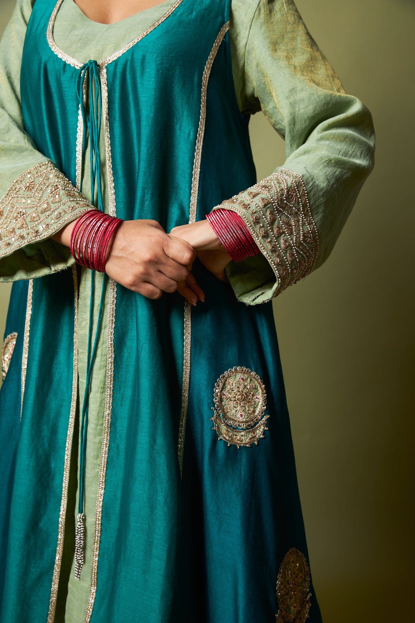 Noor-E-Manik embroidered kurta