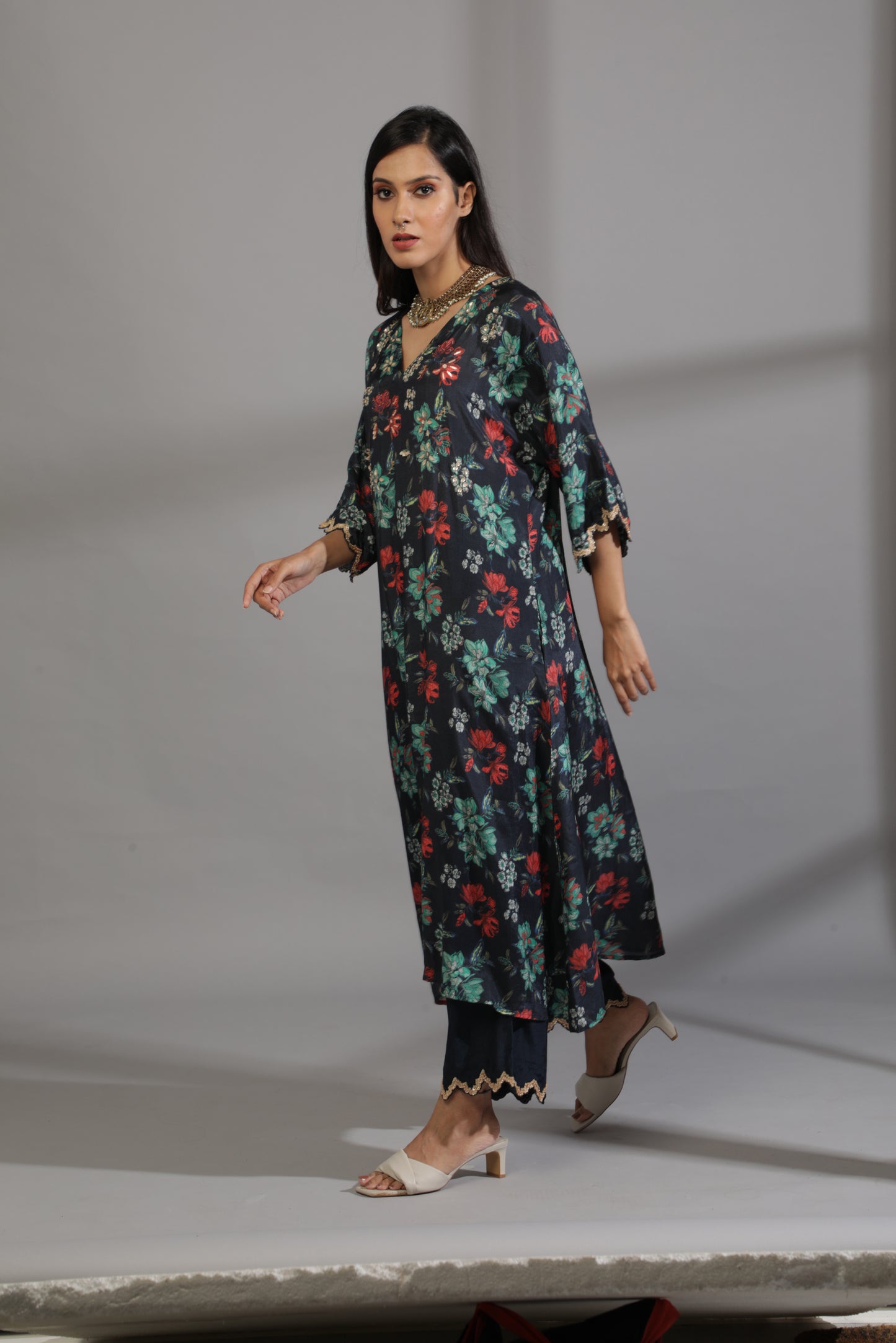 Welcome to the jungle embroidered kaftan set