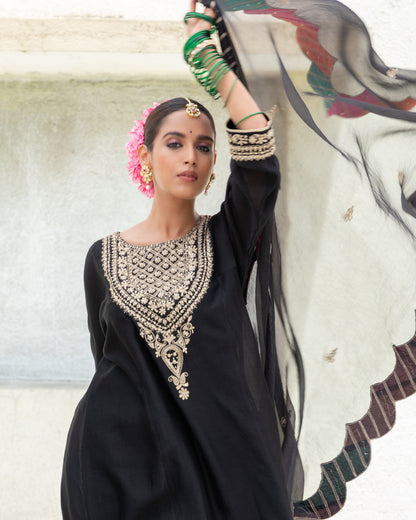 Naazneen Embroidered Dupatta