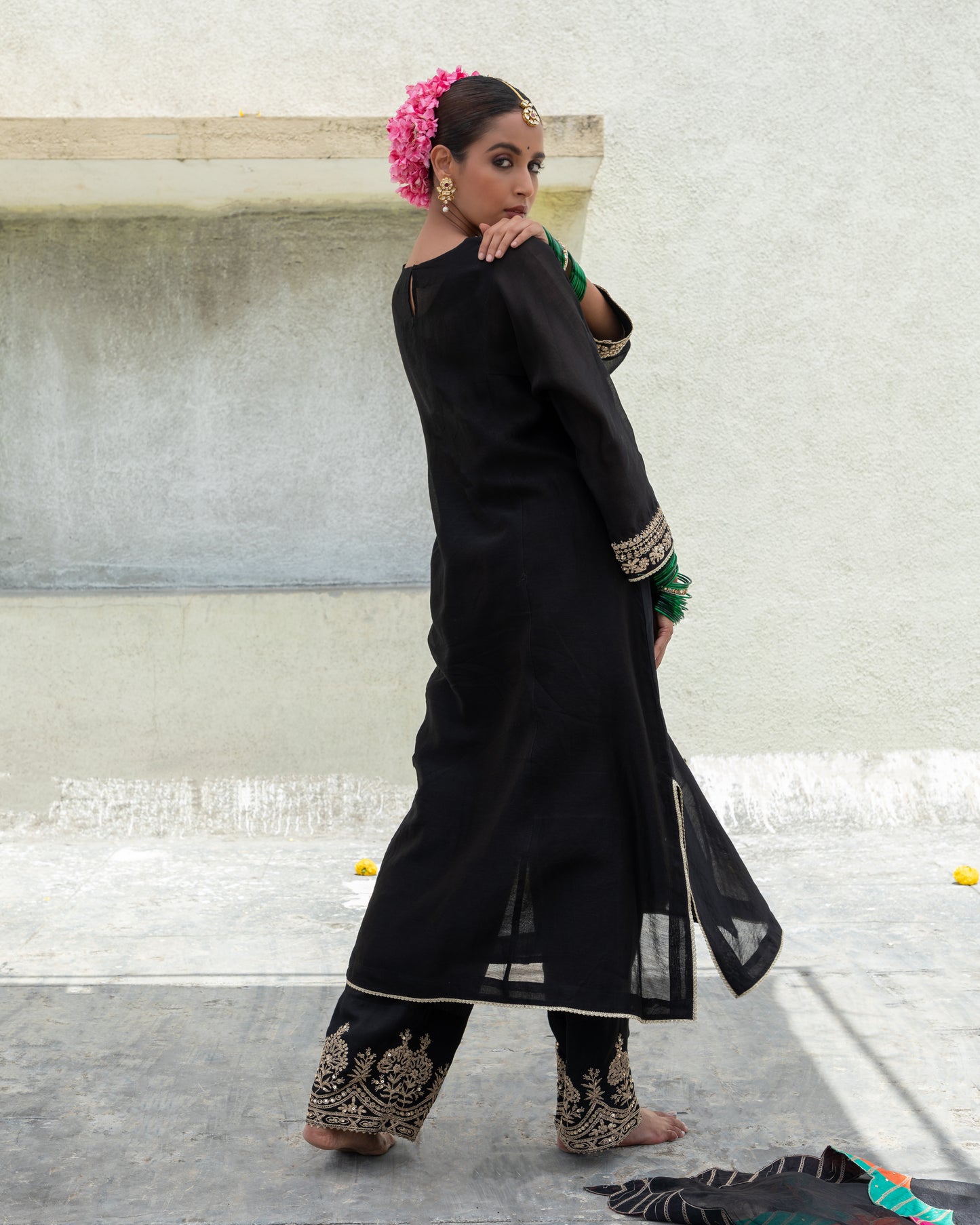 Naazneen Embroidered Kurta