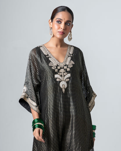 Madno Embroidered Kaftan Set