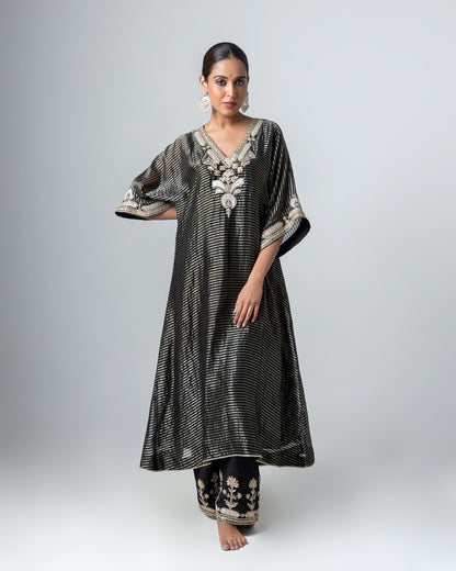 Madno Embroidered Kaftan Set