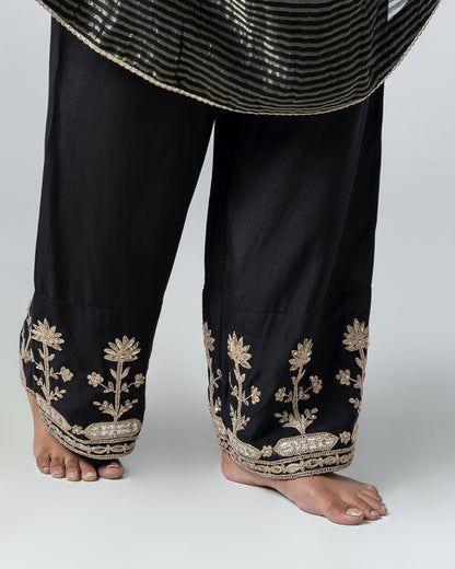 Madno Embroidered Kaftan Set