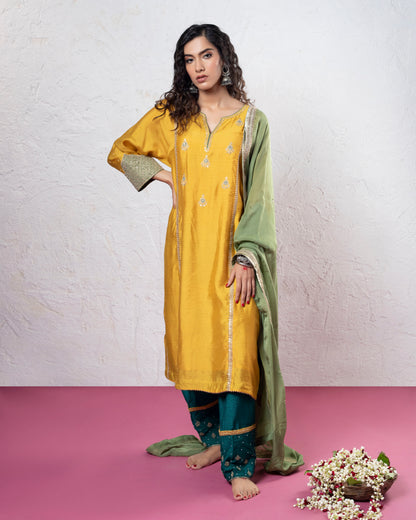 Swarna Embroidered dupatta