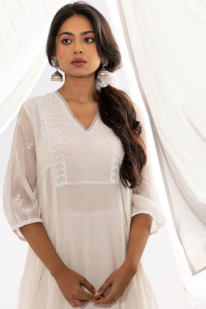 WHITE CHIKANKARI KURTA