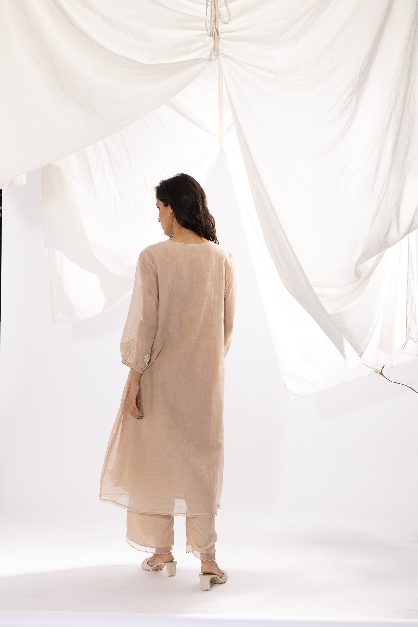 IVORY EMBROIDERED KURTA