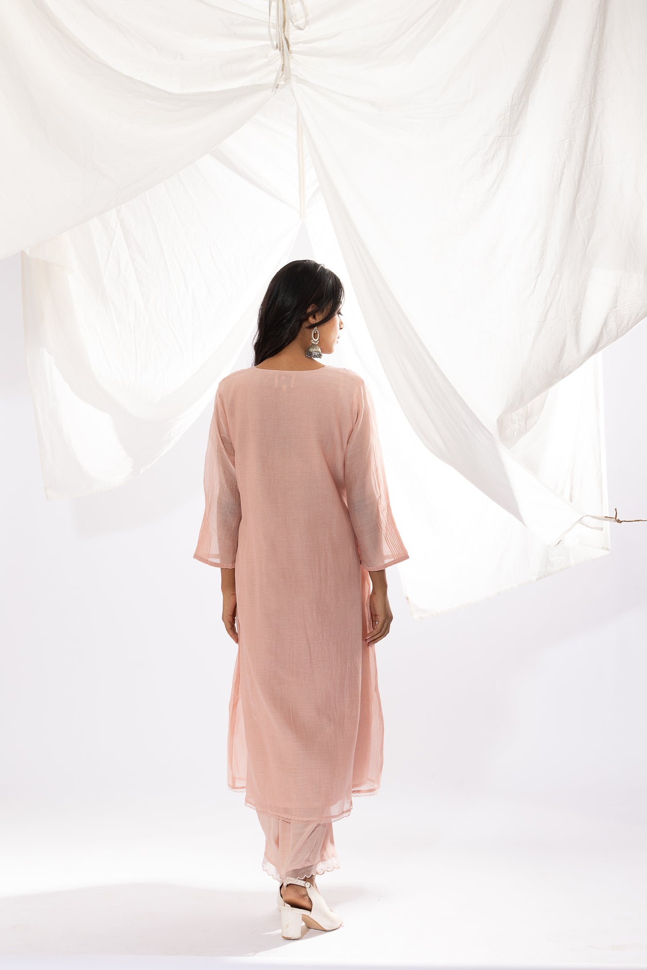 MISTY ROSE CHIKANKARI KURTA