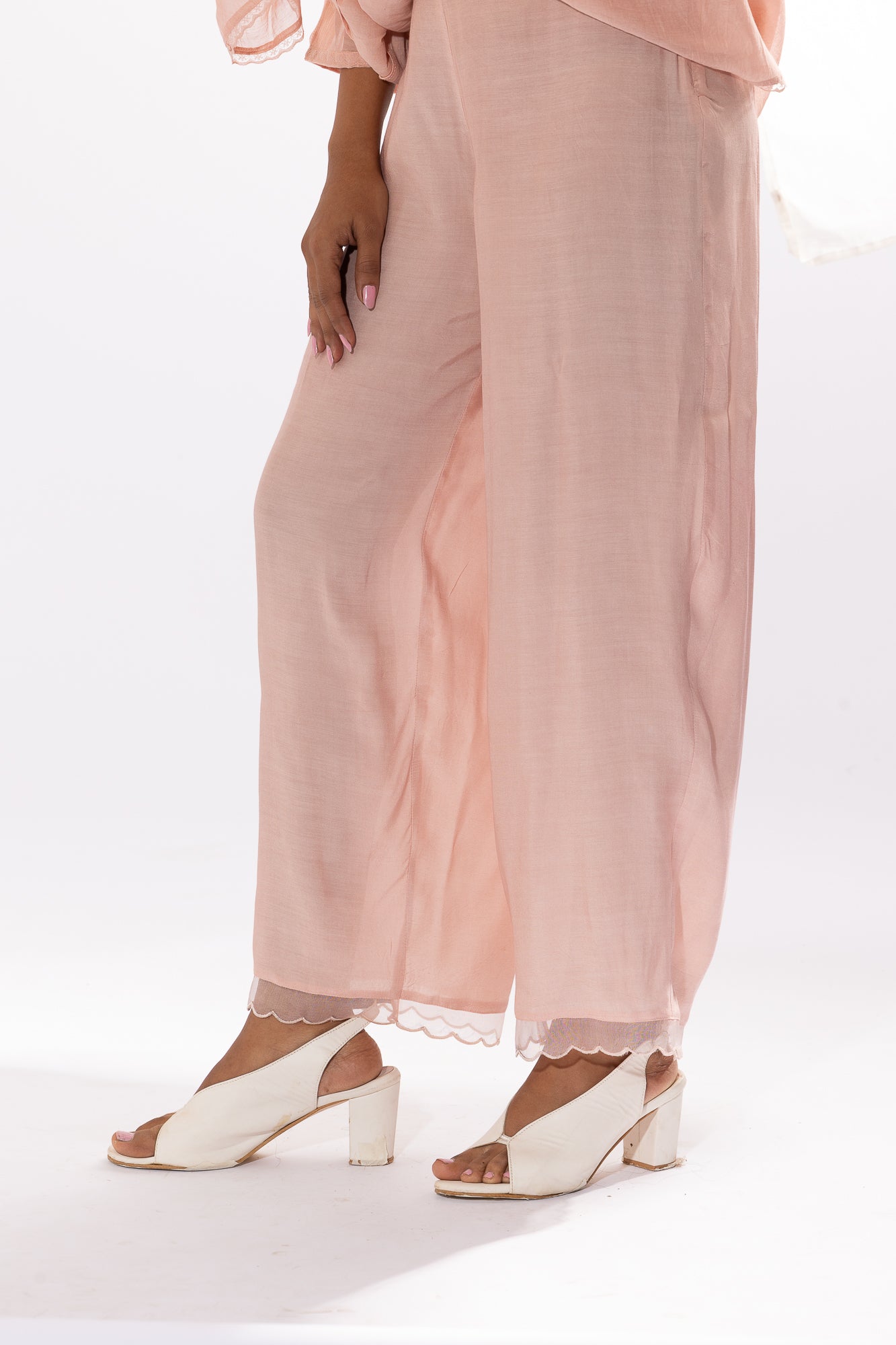 MISTY ROSE CHIKANKARI KURTA