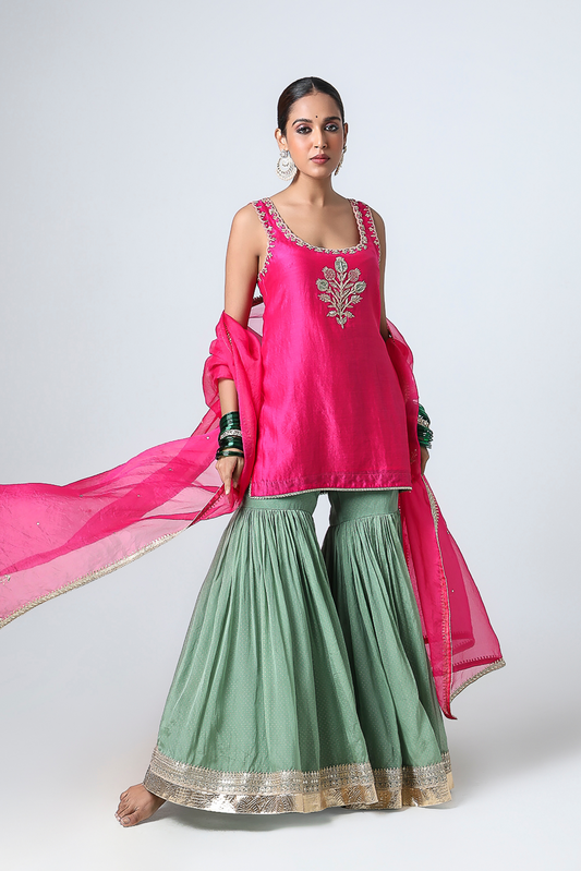 Noor Embroidered Kurta Set