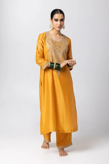 Aleha Embroidered Kurta