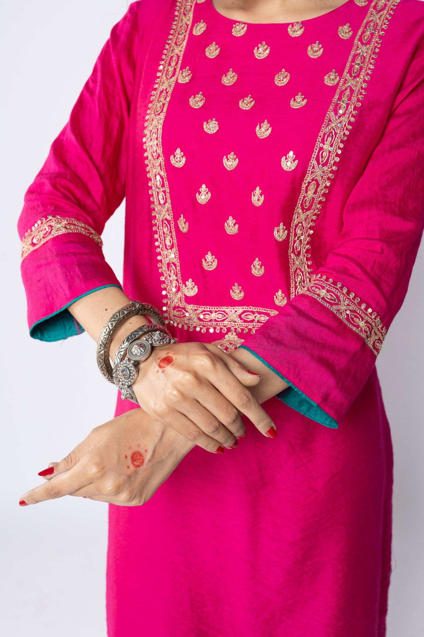 Amer Embroidered Kurta Set