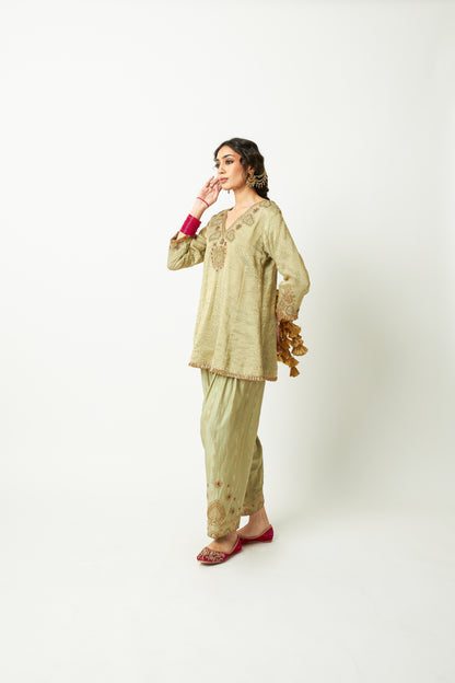 Baraati Banno Embroidered Kurta - 6