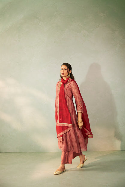 Bijli Begum Embroidered Kurta Set- Set of 3