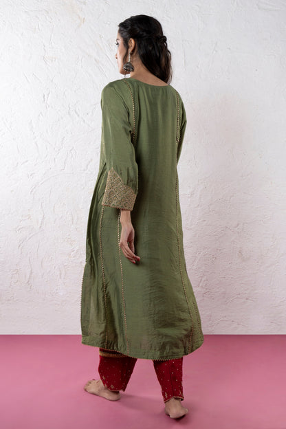 Dilwara Embroidered Kurta Set