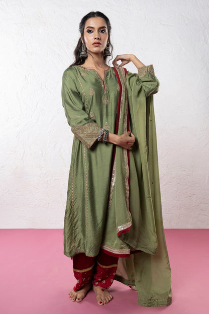 Dilwara Embroidered Kurta Set