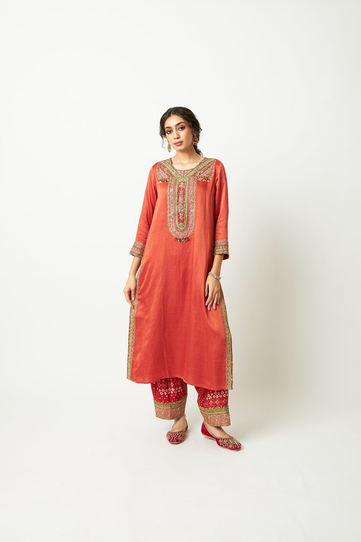 Gerua Bahaar Embroidered Kurta Set- Set of 3 - 8