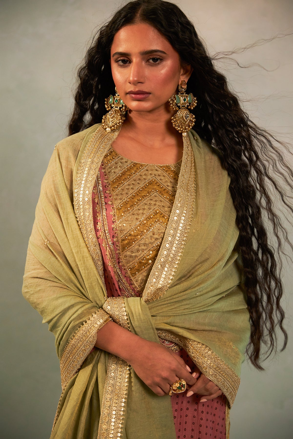 Gulabi Ghoomar Embroidered Kurta Set- Set of 3