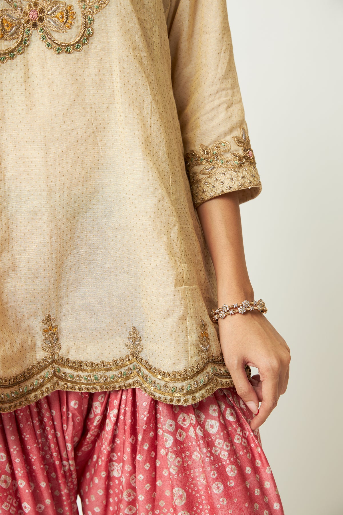 Gulabo Sa Embroidered Kurta Set- Set of 3 - 14