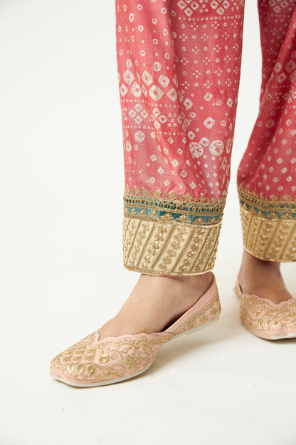Gulabo Sa Embroidered Kurta Set- Set of 3 - 16