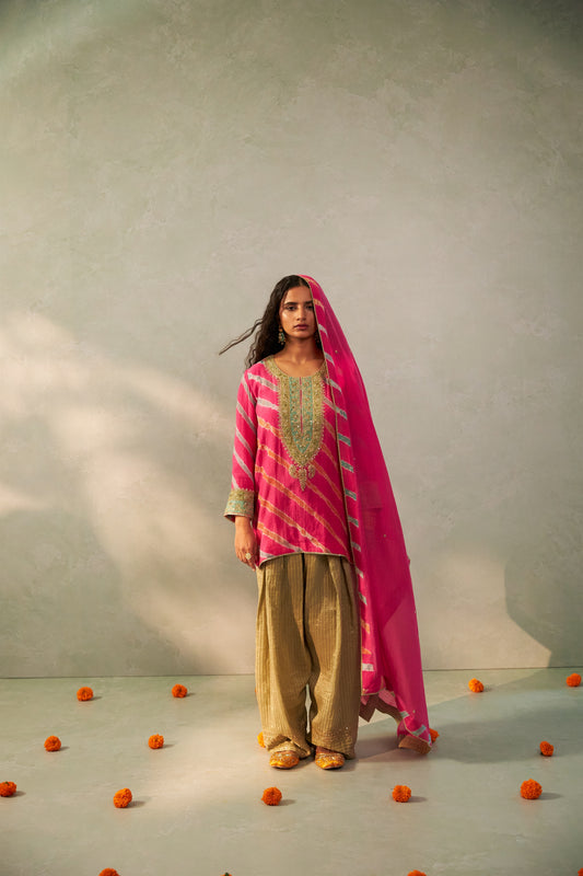 Gulnaar Gulabi Embroidered Kurta Set- Set of 3