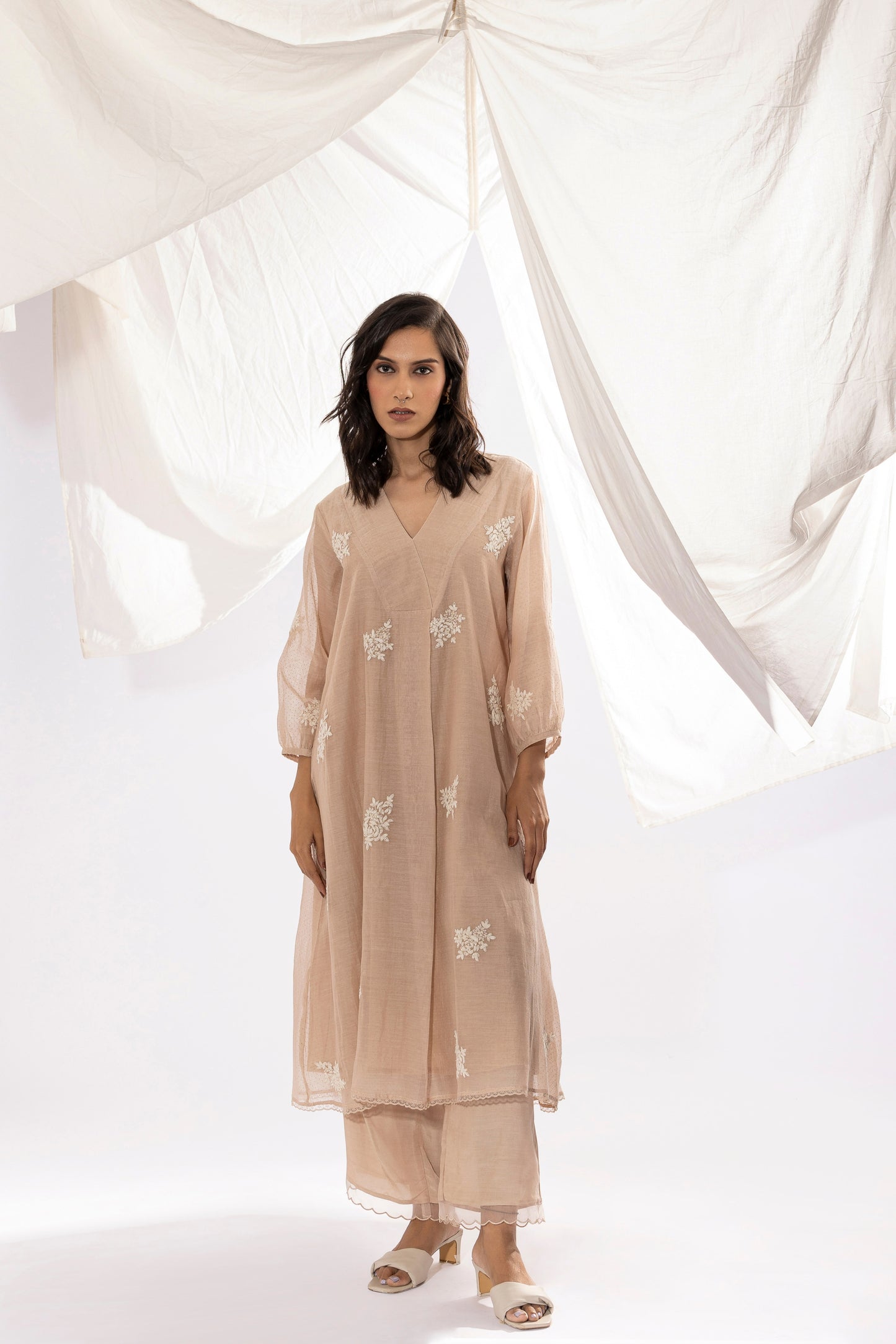 IVORY EMBROIDERED KURTA