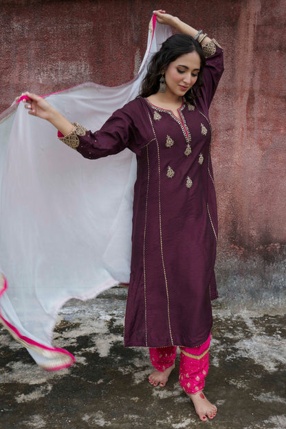 Jama Embroidered Kurta Set