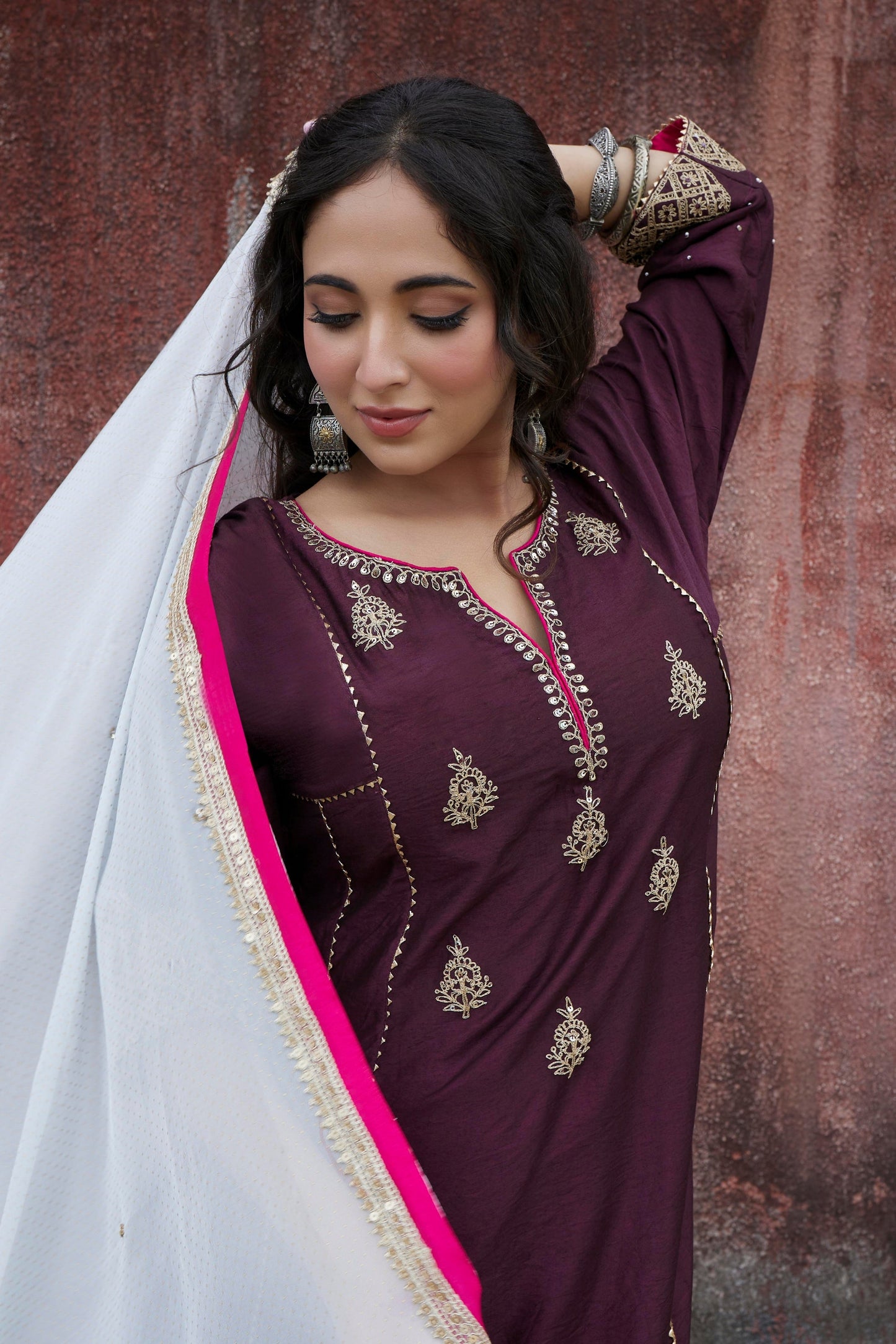 Jama Embroidered Kurta Set