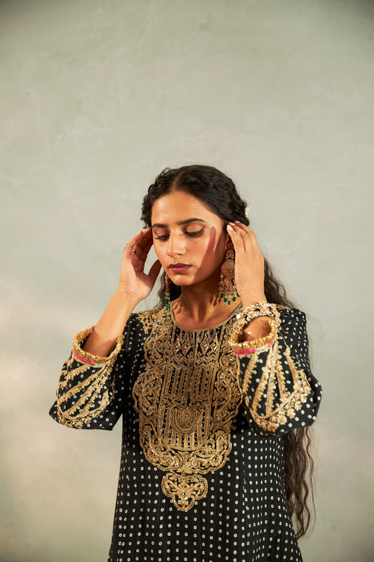 Kaali Rangili Embroidered Kurta