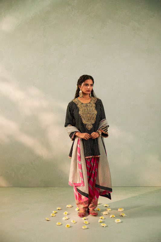 Kaali Rangili Embroidered Kurta Set- Set of 3