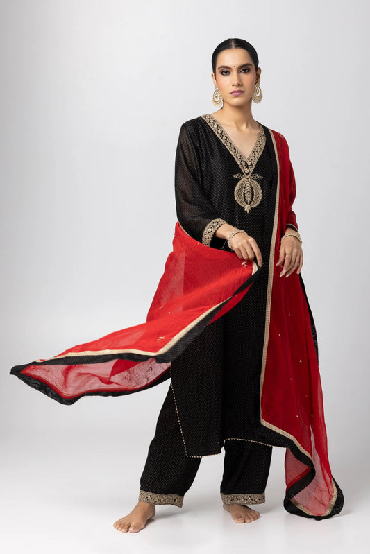 Kaira Embroidered Dupatta
