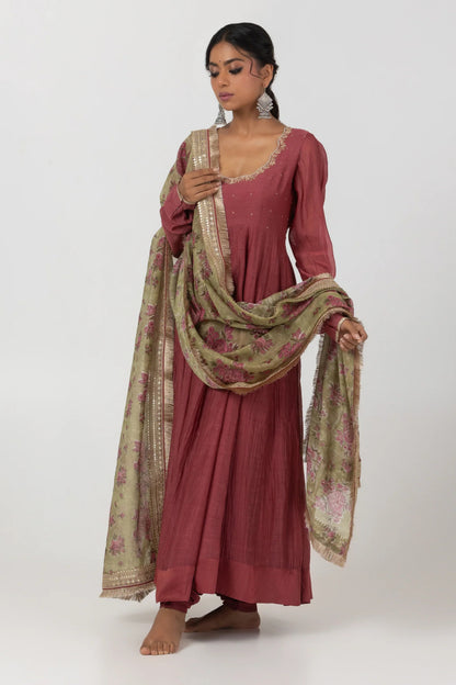 Khwabeeda Embroidered Kurta Set