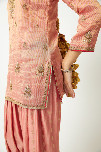 Lachak Leher Embroidered Kurta - 5