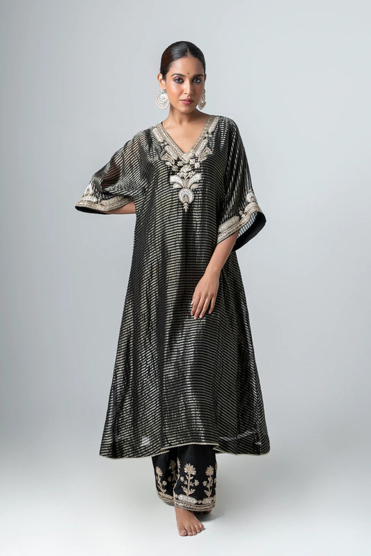 Madno Embroidered Kaftan Set