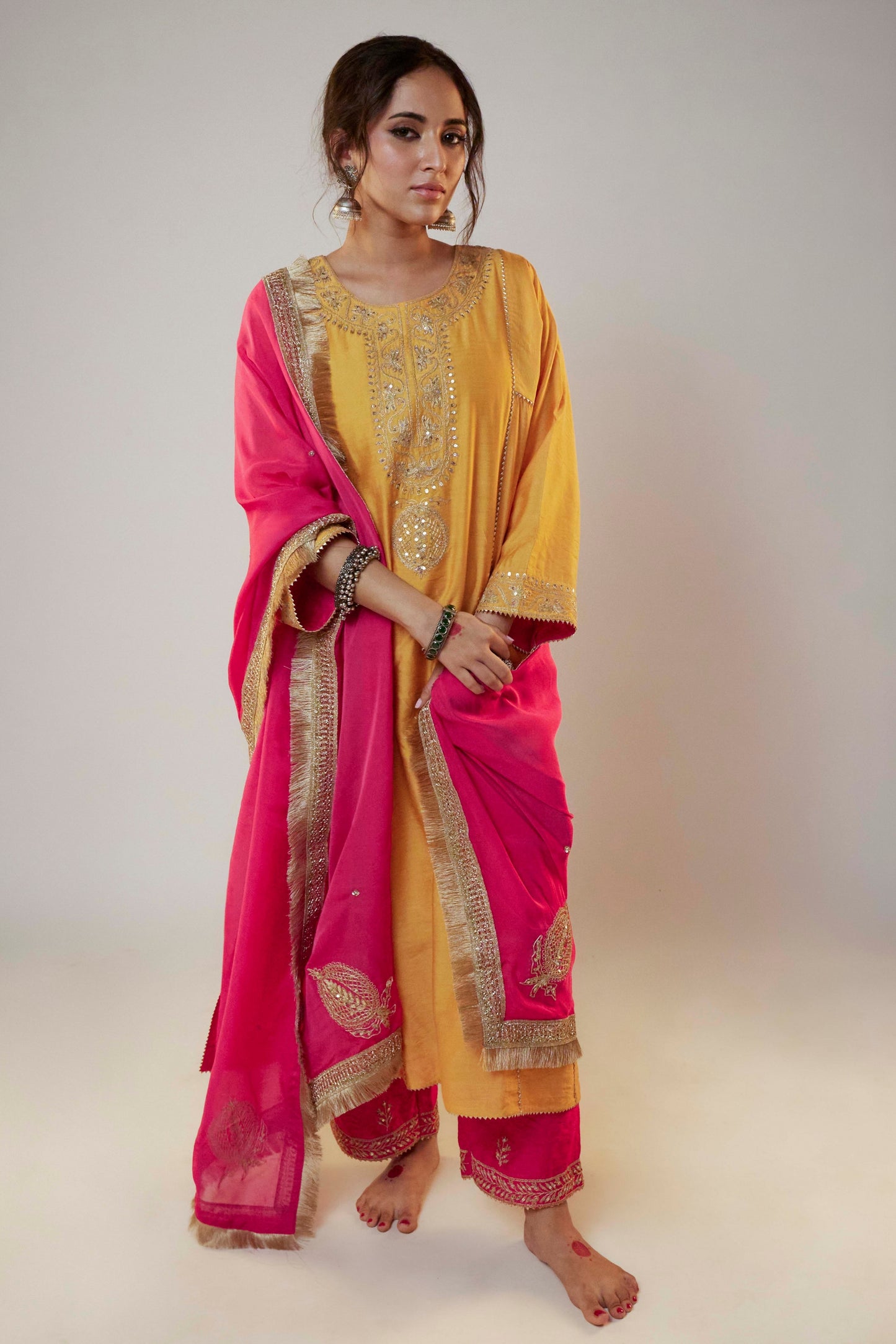 Meenakshi Embroidered dupatta