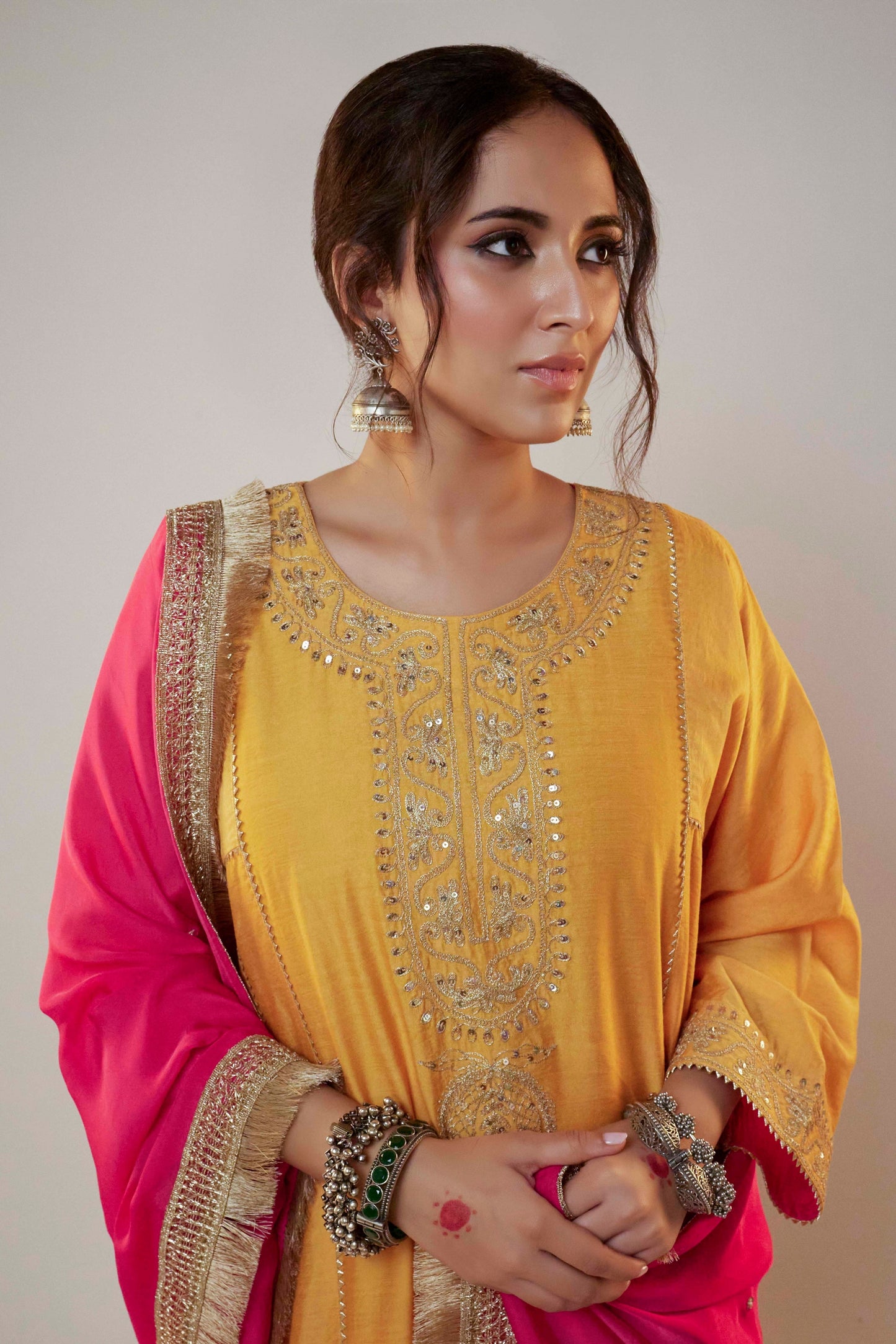 Meenakshi Embroidered dupatta