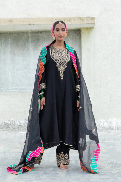 Naazneen Embroidered Kurta