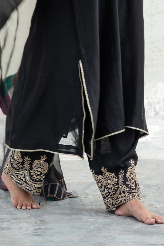 Naazneen Embroidered Pants
